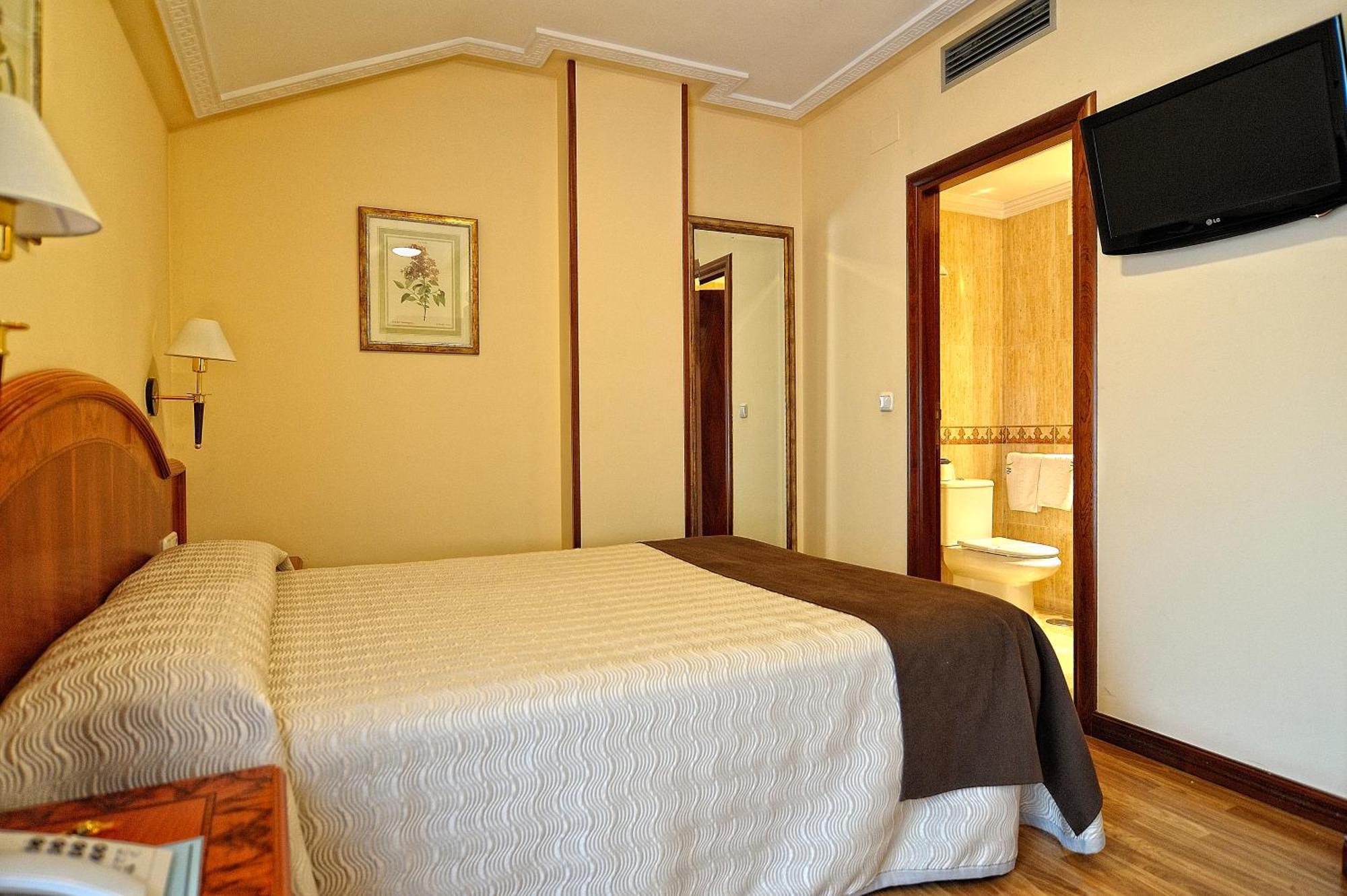 Hotel Alisi Aranda de Duero Dış mekan fotoğraf