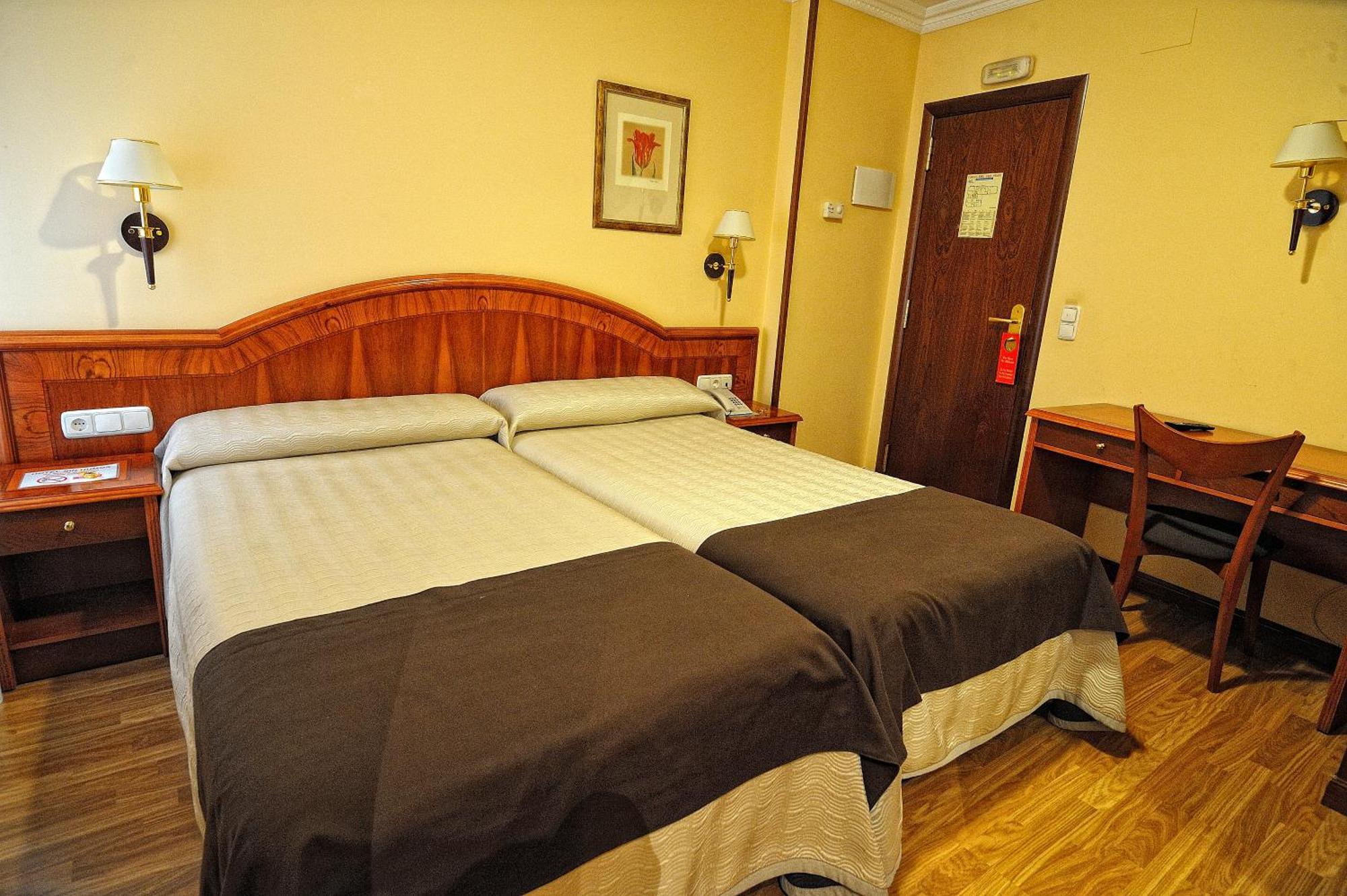Hotel Alisi Aranda de Duero Dış mekan fotoğraf